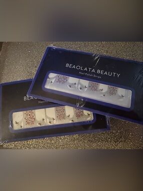 Beaolata Beauty White, Red, Green, and Silver Christmas Nail Polish Strips